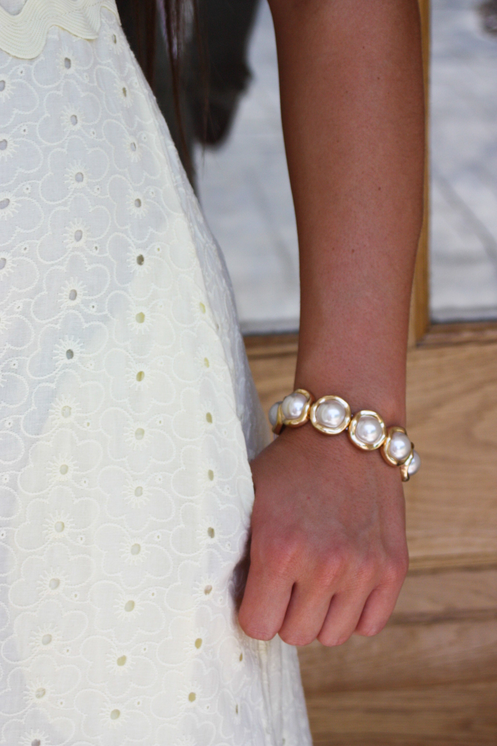 Gold Circle with Pearl Stretch Bracelet