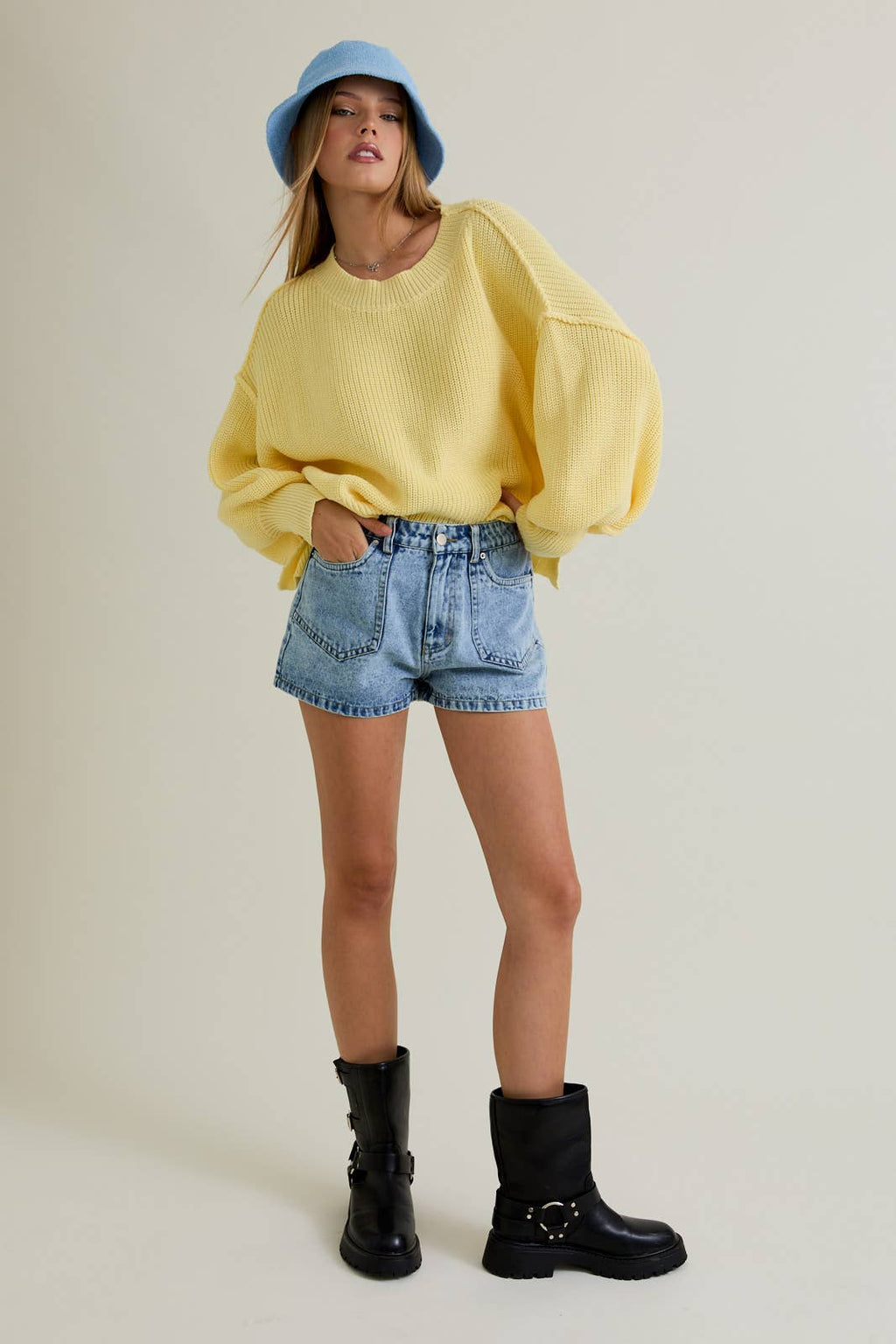 Mid-Rise Pocket Detail Shorts