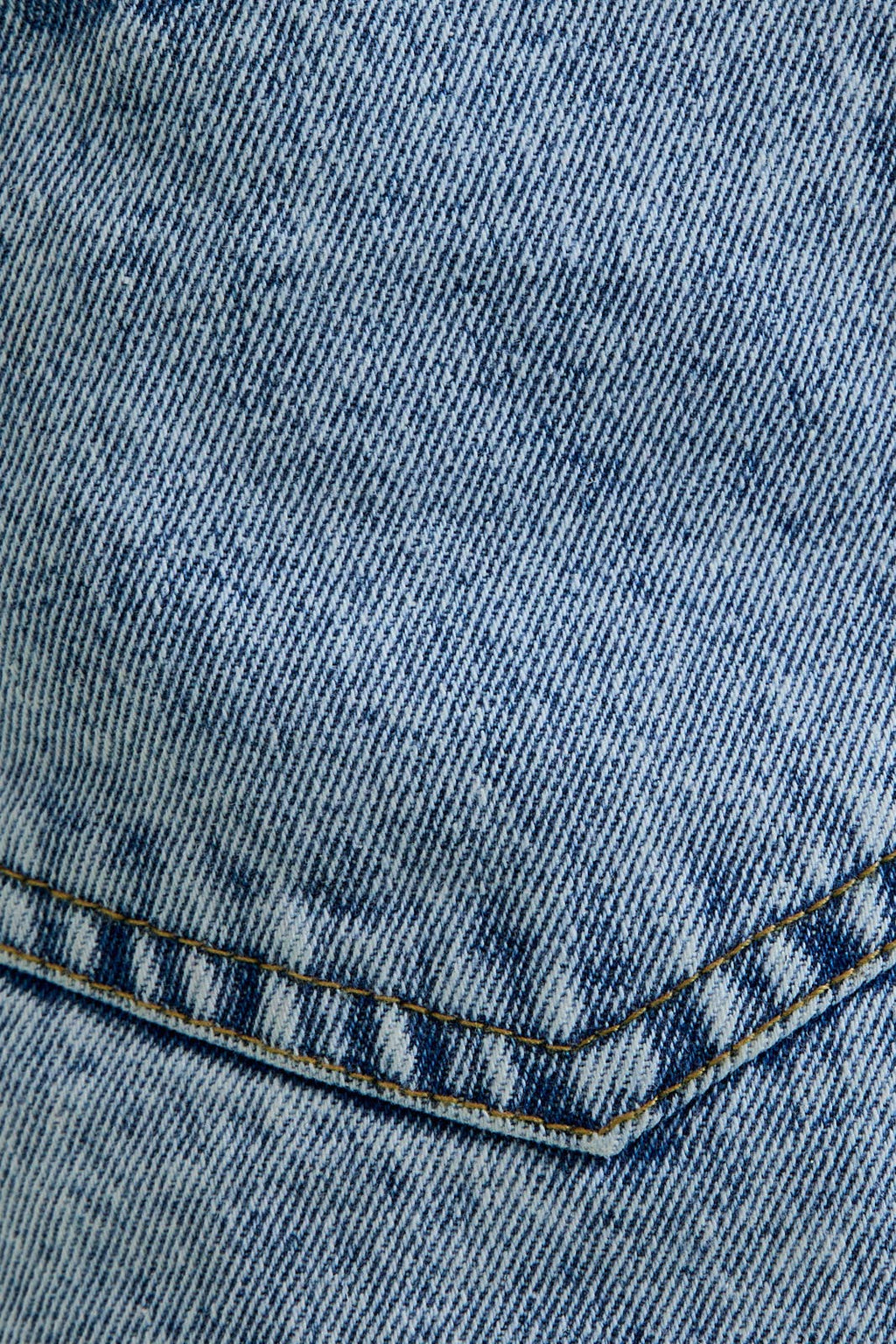 Mid-Rise Pocket Detail Shorts